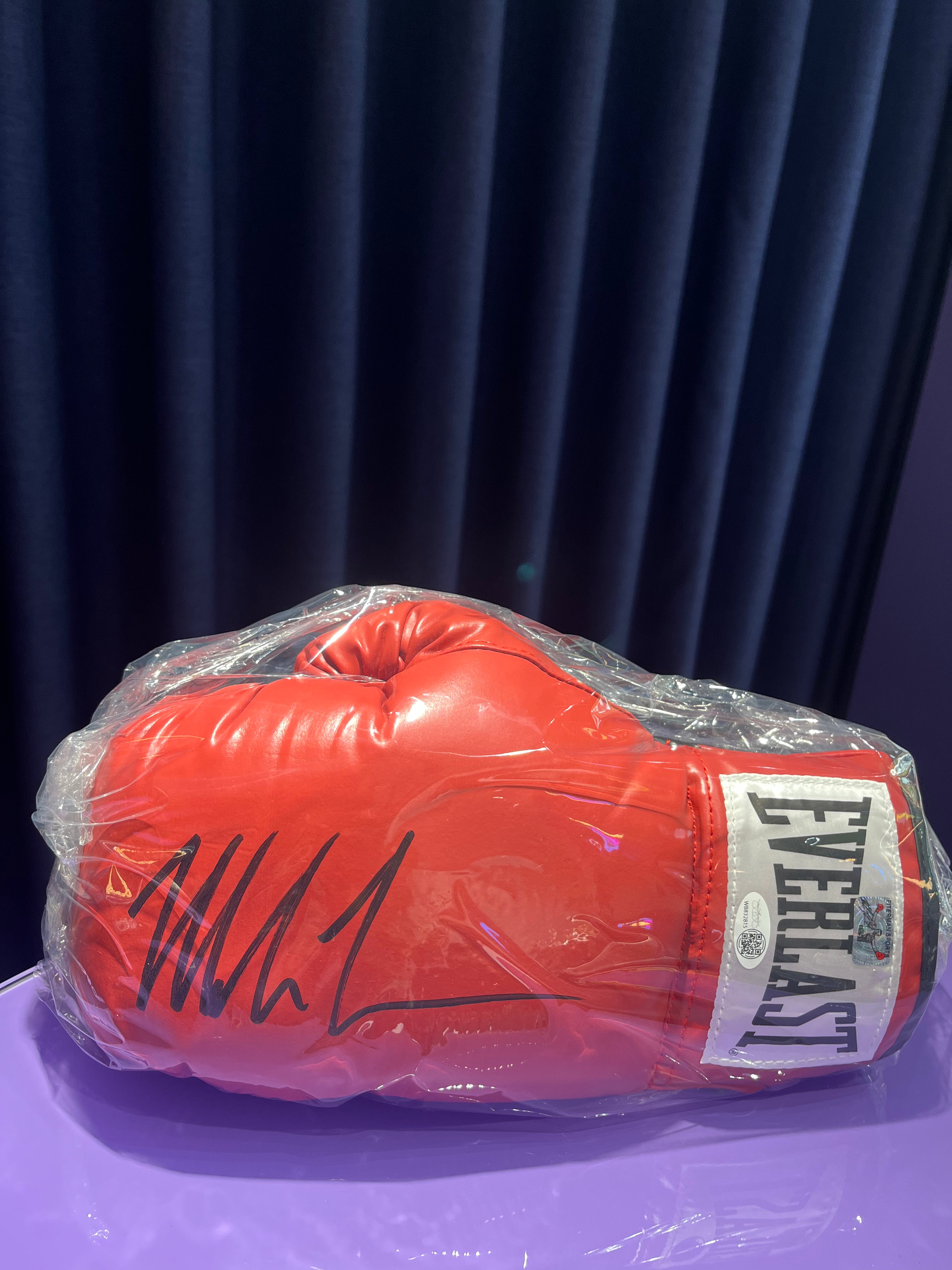 GUANTE MIKE TYSON SIGNED JSA AUTHENTIFICATED