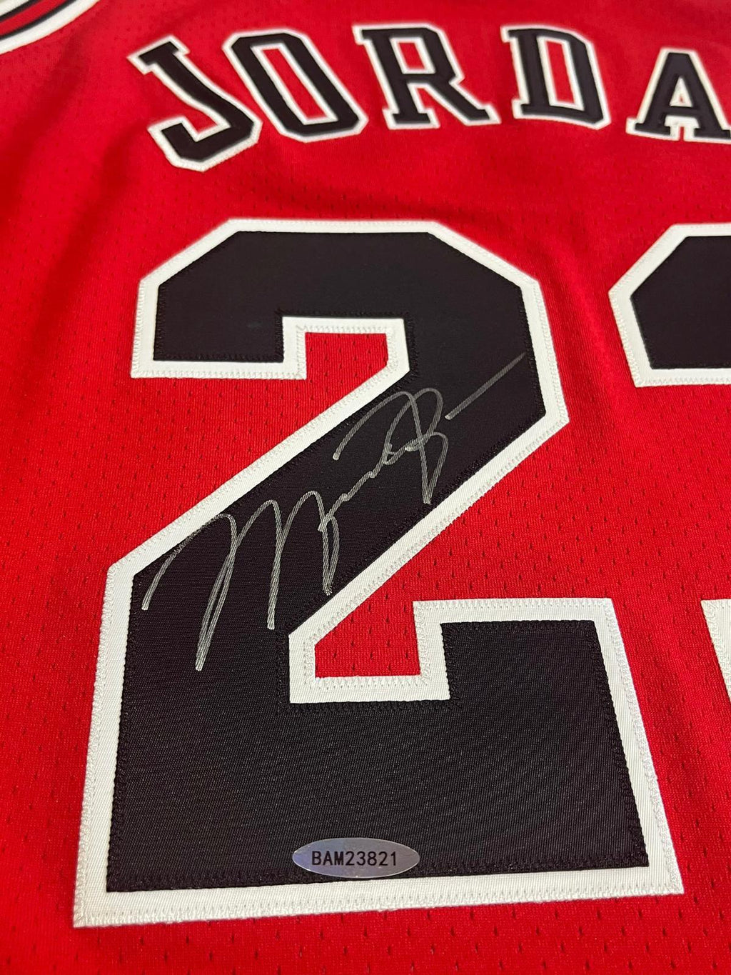 MICHAEL JORDAN #23 AUTOGRAPHED BULLS JERSEY AUTHENTICATED