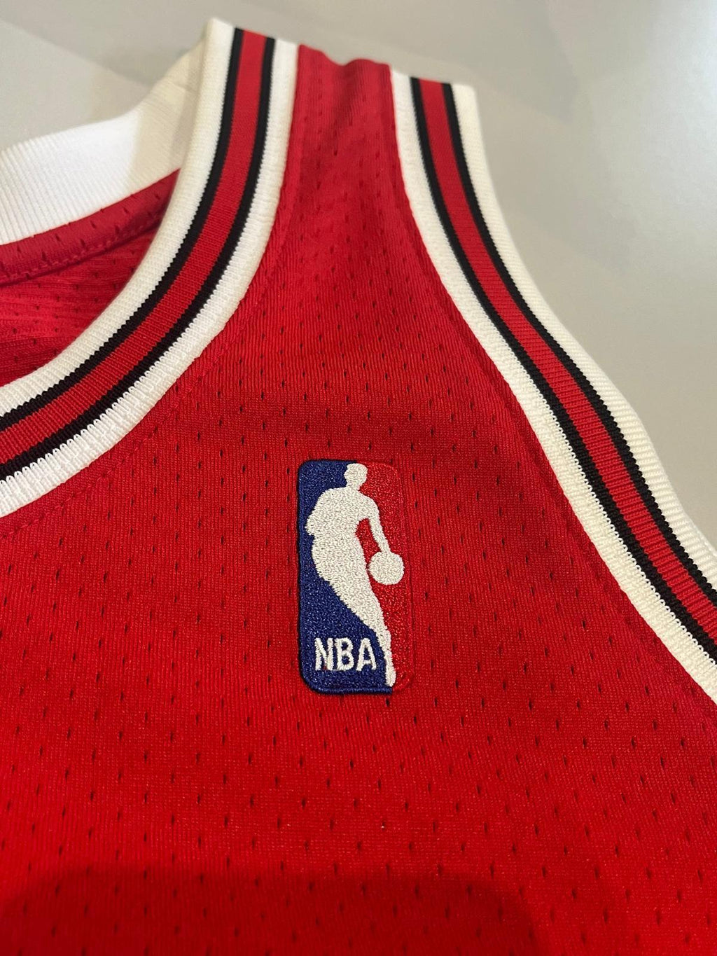 MICHAEL JORDAN #23 AUTOGRAPHED BULLS JERSEY AUTHENTICATED