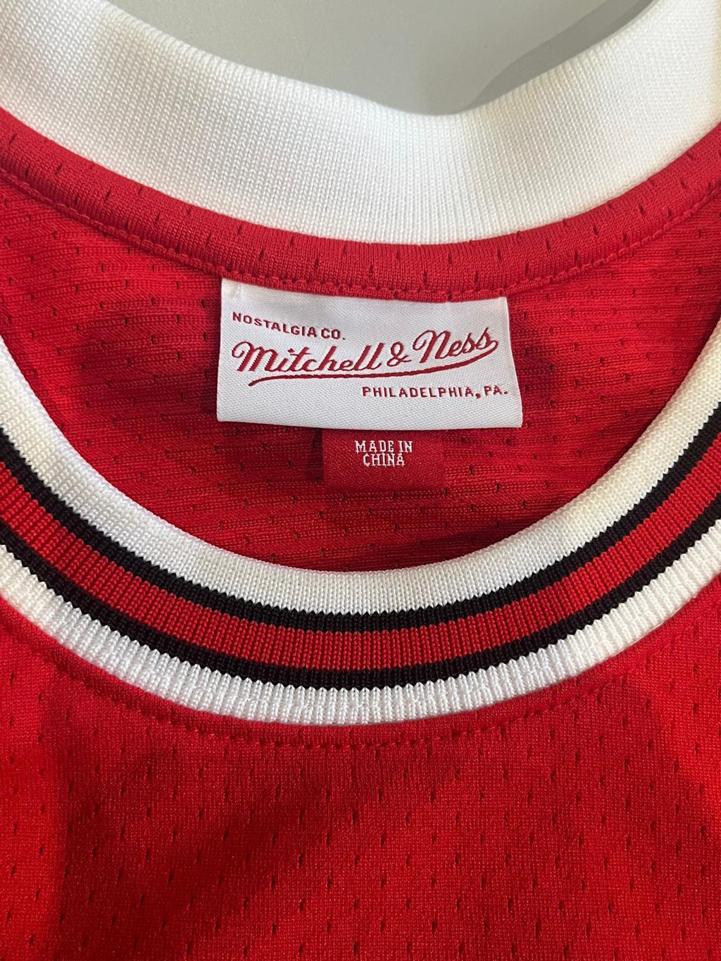 MICHAEL JORDAN #23 AUTOGRAPHED BULLS JERSEY AUTHENTICATED